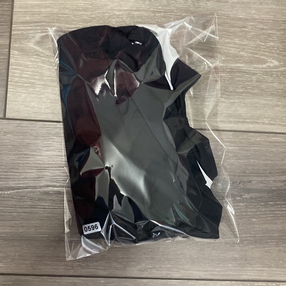 NWOT! AllSisters Scalene Surfsuit - Picture 4 of 4